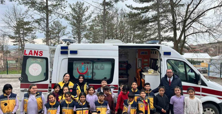 Eskişehir'de Öğrencilere İlk Yardım ve Minik 112 Eğitimi Gerçekleştirildi