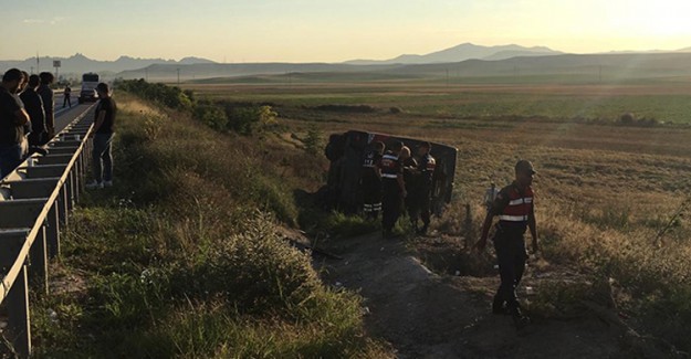 Eskişehir'de Otobüs Devrildi: 13 yaralı