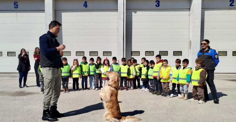 Eskişehir'de Polis Haftası Etkinlikleri: 780 Öğrenci Emniyet Birimlerini Ziyaret Etti