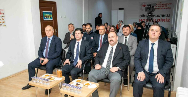 Eskişehir'de safran yetiştiriciliği eğitimi alan üreticilere sertifika verildi