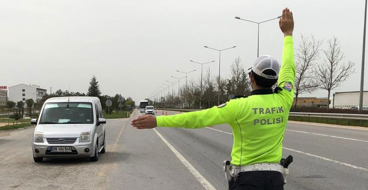 Eskişehir’de Şehir Giriş Çıkışlarında Denetimler Sürüyor