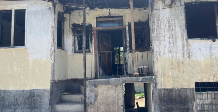 Eskişehir'de yangında evi yanan baba yardım bekliyor
