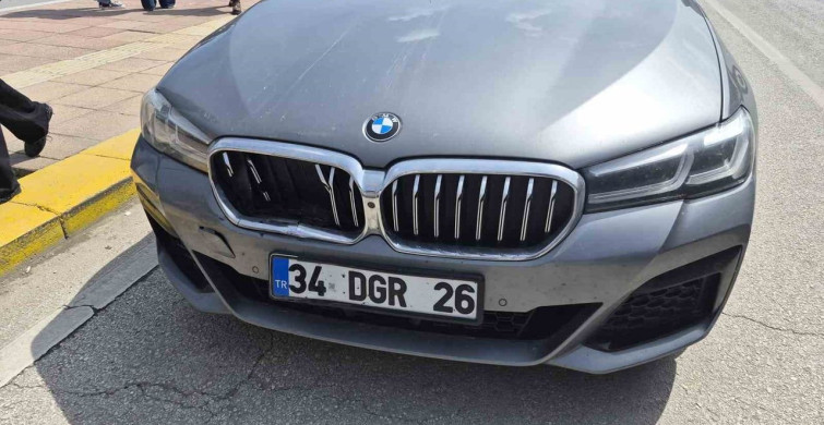 Eskişehir'de Yaya Geçidinde Maddi Hasarlı Kaza