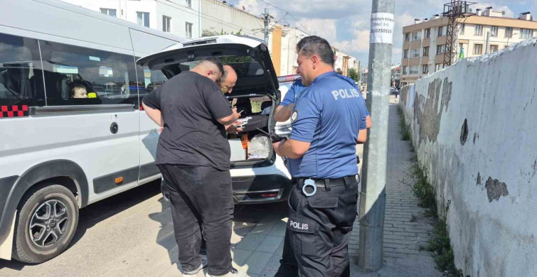 Eskişehir’de yaya geçidinde motosiklet kazası: Yaralı yok