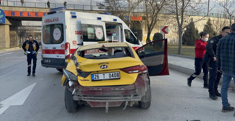 Eskişehir'de Zincirleme Trafik Kazası: 3 Yaralı