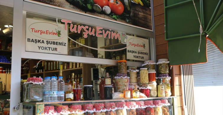 Eskişehir'deki Turşu Dükkanındaki Çiftin Hikayesi