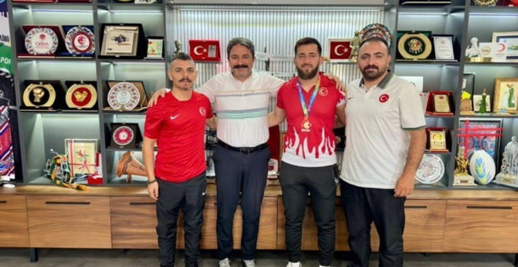 Eskişehirli güreşçiler Türkiye İkincisi oldu