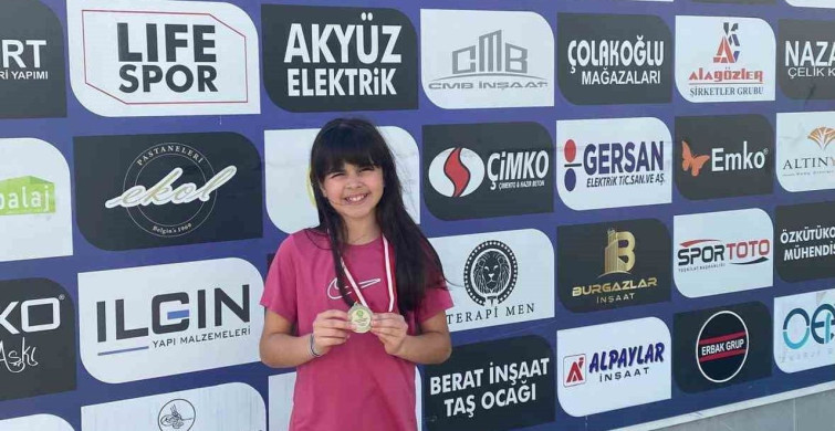 Eskişehirli Tenisçi Simge Dönmez Zonguldak'ta Şampiyonluk Elde Etti