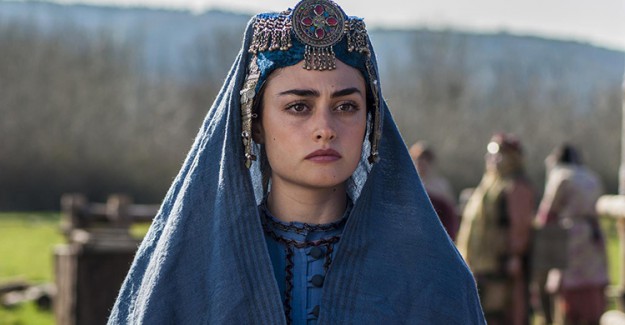 Esra Bilgiç: Gökhan Töre İle Evli Olmak Benim İçin Gurur
