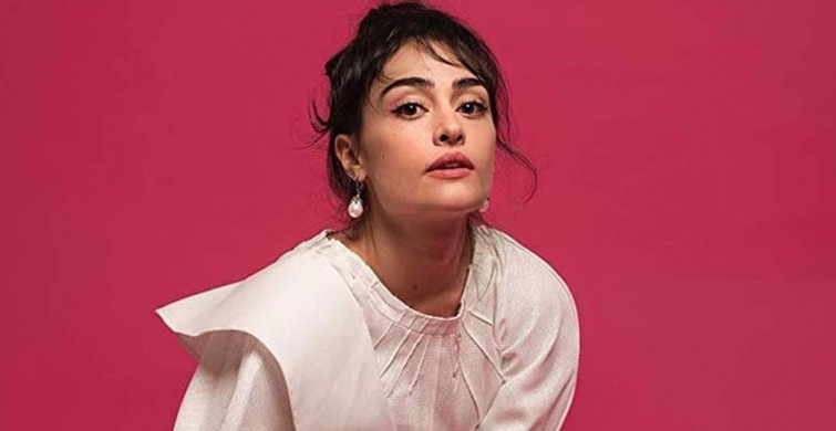 Esra Bilgiç Süslü Korkuluk dizisinden neden ayrıldı? Esra Bilgiç Süslü Korkuluk dizisinden neden ayrıldığını açıkladı!