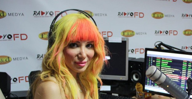 Esra Ersoy İnternet'e Düşen Çıplak Videosunu Neden Çektiğini Anlattı