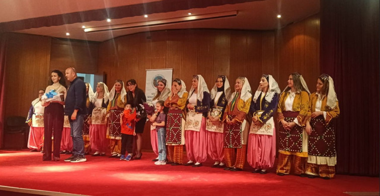 Essivder halk oyunları topluluğu yılsonu gösterisi yoğun ilgi gördü