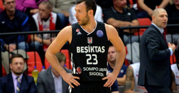 Estudiantes Beşiktaş'lı Basketbolcunun Peşinde