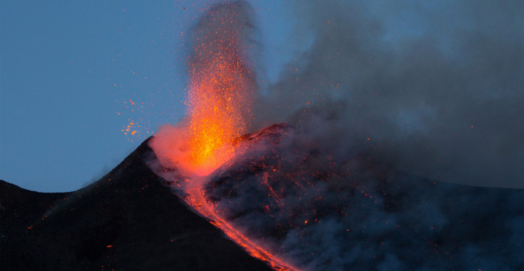 Etna Yanardağ Nerede?