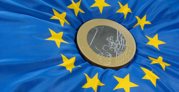 Euro bölgesinde ekonomi resesyona doğru ilerliyor, veriler son 18 yılın en düşük seviyesinde!