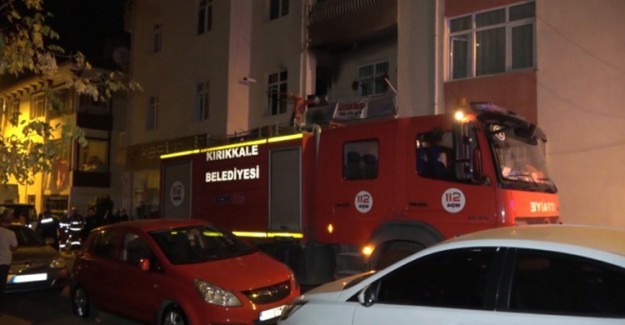 Evi Yanana Yaşlı Çifte Komşuları Son Anda Yetişti