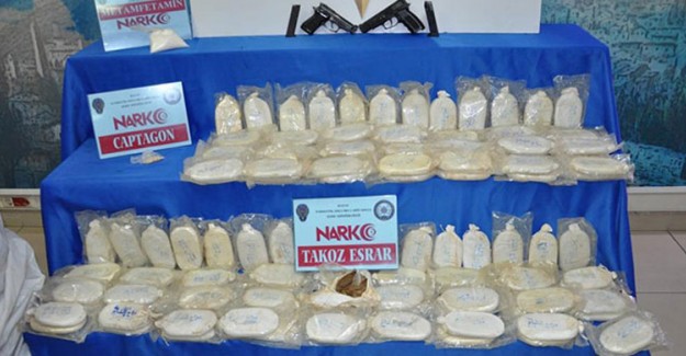 Evin Bahçesinde Toprağa Gömülü Varilde  Uyuşturucu Bulundu