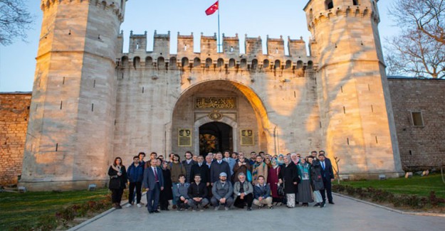 Evliya Çelebi Doğumunun 408. Yılında Dualarla Anıldı