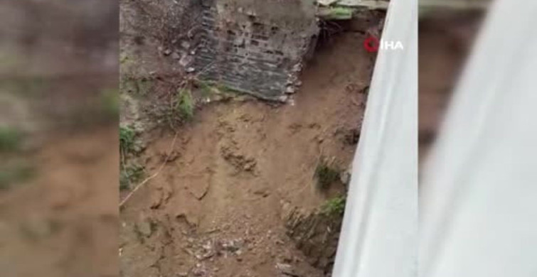 Eyüpsultan'da Yağış Sonrası İstinat Duvarı Çöktü