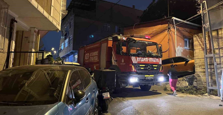 Eyüpsultan'da Yangın: 2'si Çocuk 4 Kişi Ağır Yaralı