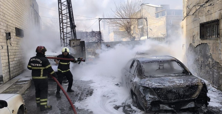 Eyyübiye'de Trafoda Yangın: 4 Araç Kullanılamaz Hale Geldi