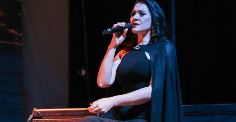 Ezgi Köker'in Yeni Albümü 'İstanbul Şarkıcısı' Dinleyicilerle Buluştu