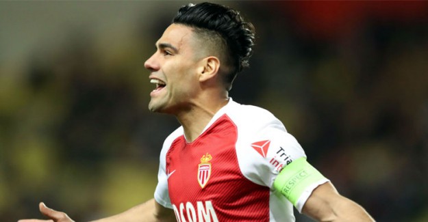 Falcao Muslera'nın Paylaşımına Yorum Attı! ''Cimbombom''