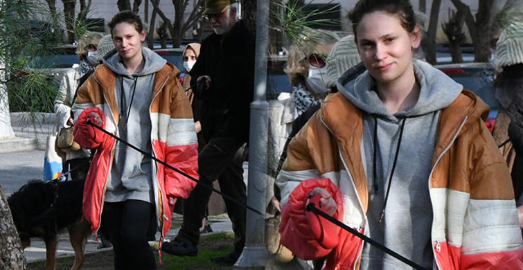 Farah Zeynep Abdullah Maskesiz Görüntülendi