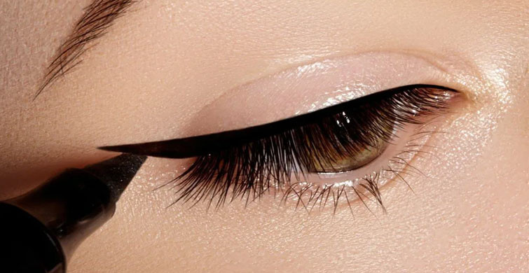 Farklı Göz Şekilleri için Eyeliner Teknikleri