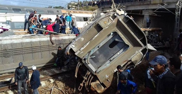 Fas'ta Gerçekleşen Trafik Kazası Sonucunda 12 Çinli Turist Yaralandı
