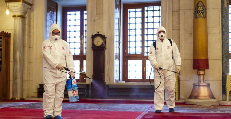 Fatih Camisi, Ramazan İçin Gül Suyu ile Temizlendi