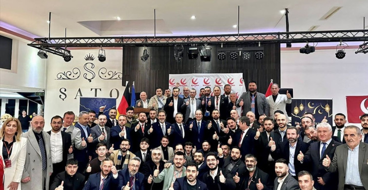 Fatih Erbakan Almanya'da İftar Programına Katıldı