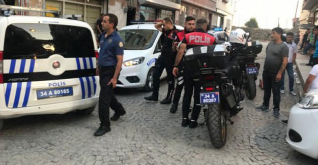 Fatih’te Bıçaklı Kavgada 1 Kişi Öldü 2 Kişi Yaralandı