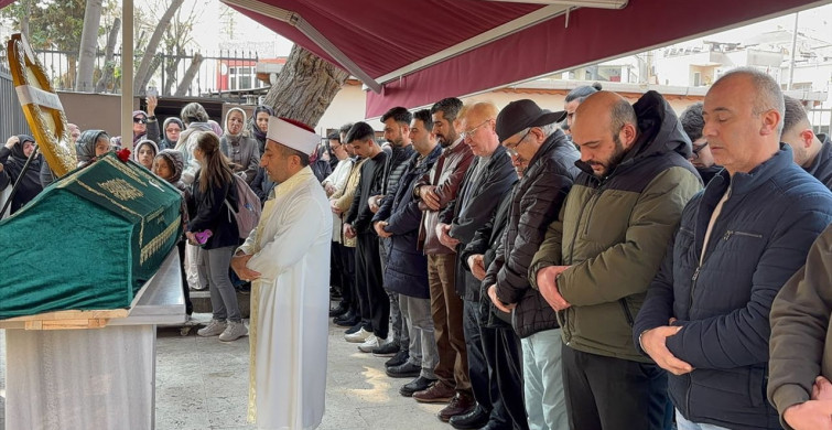 Fatih'te Kadın Cinayeti: Semiha Deniz'in Cenazesi Defnedildi