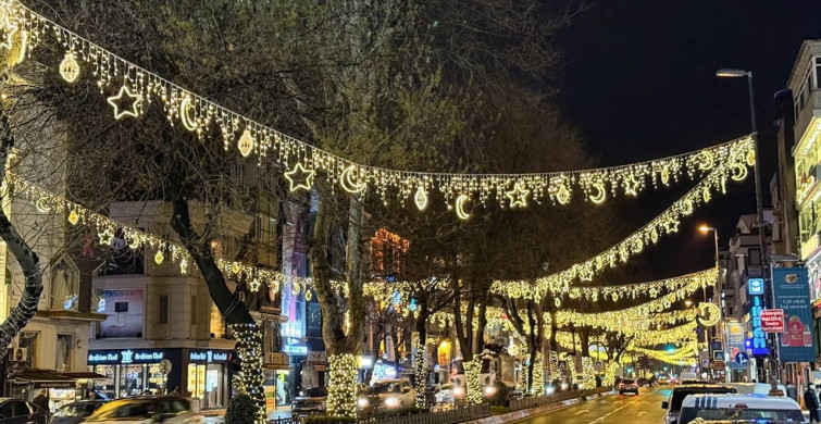 Fatih'te Ramazan Atmosferi: Fevzipaşa Caddesi Süslendi