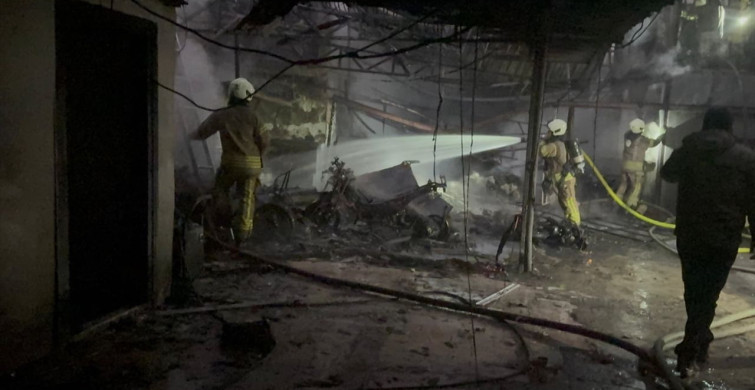 Fatih'teki Otopark Yangını Söndürüldü