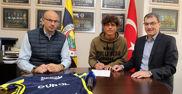 Fenerbahçe 15’lik Yıldıza İmzayı Attırdı!