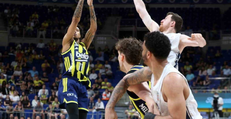 Fenerbahçe, A. Efes’i Yarı Finalde Geçti
