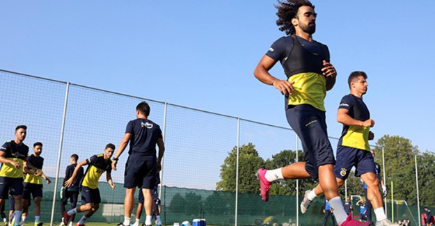 Fenerbahçe Avusturya'da Antrenmanlarını Sürdürüyor