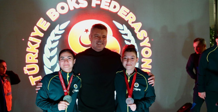 Fenerbahçe Başkanı Sadettin Saran, Türkiye Boks Şampiyonası'nı Ziyaret Etti