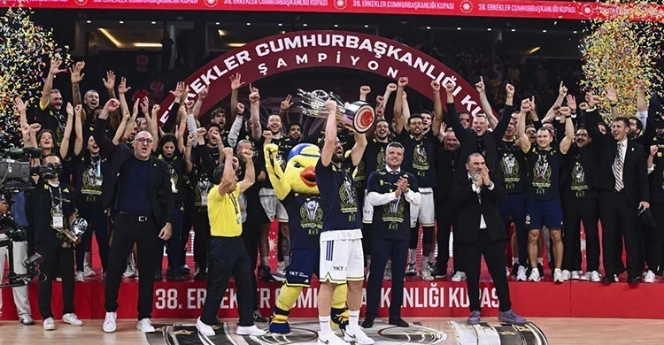 Fenerbahçe Beko, Cumhurbaşkanlığı Kupası'nda Beşiktaş GAİN'i Yenerek Şampiyon Oldu