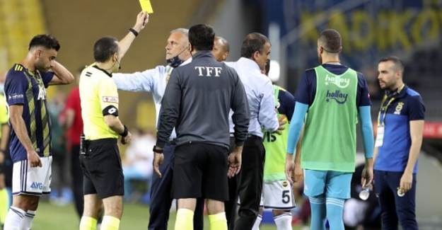 Fenerbahçe Camiasından Cüneyt Çakır'a Yaylım Ateşi