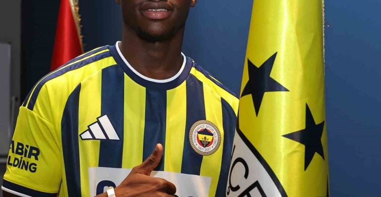 Fenerbahçe, genç yetenek Amara Diouf ile 5 yıllık sözleşme imzaladı