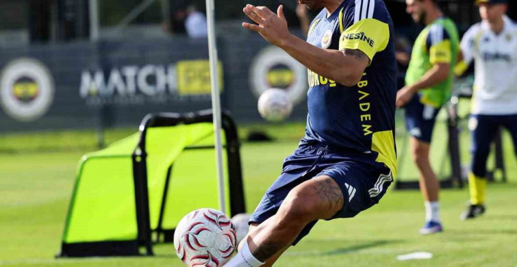 Fenerbahçe, günü çift antrenmanla tamamladı