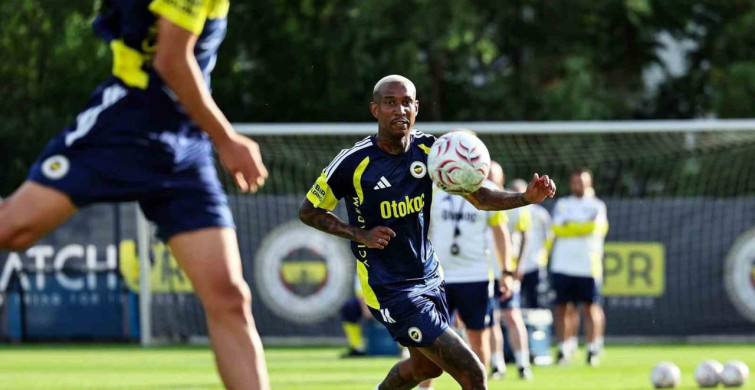 Fenerbahçe, günü iki antrenmanla tamamladı