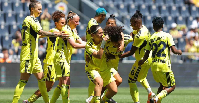 Fenerbahçe Kadın Futbol Takımı Tarih Yazdı: 8-0 Galibiyetle Şampiyonluğu Taçlandırdı