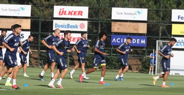 Fenerbahçe Sahaya İniyor! İlk Hazırlık Maçını İstanbulspor ile Yapacak