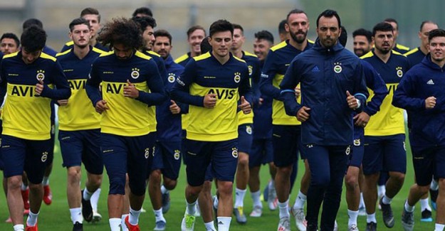 Fenerbahçe Takımdan Ayrılan Oyuncularla İlgili Mesaj Yayınladı