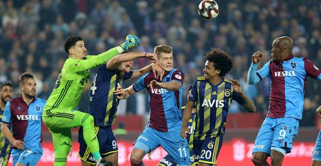 Fenerbahçe - Trabzonspor Maçının İlk 11'leri Belli Oldu