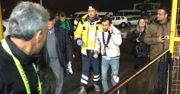Fenerbahçe Tribününde Bıçaklı Kavga; 1 Yaralı 